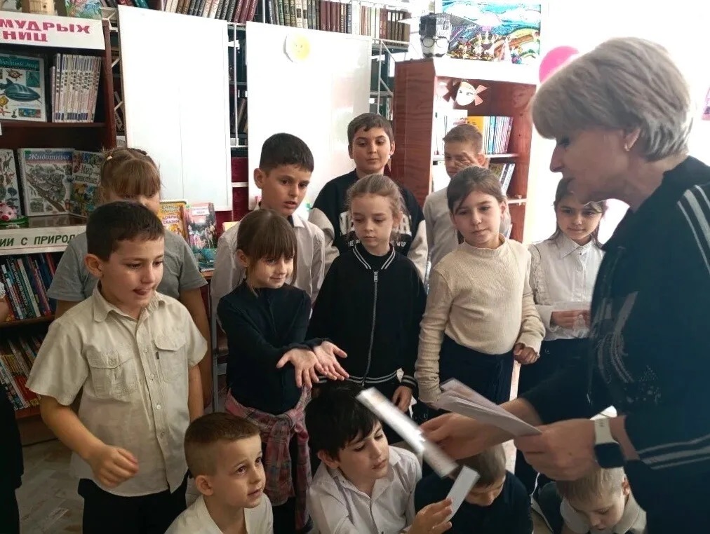 «Книжный клад» в п. Южный: Как первоклассники отправились в путешествие за знаниями!