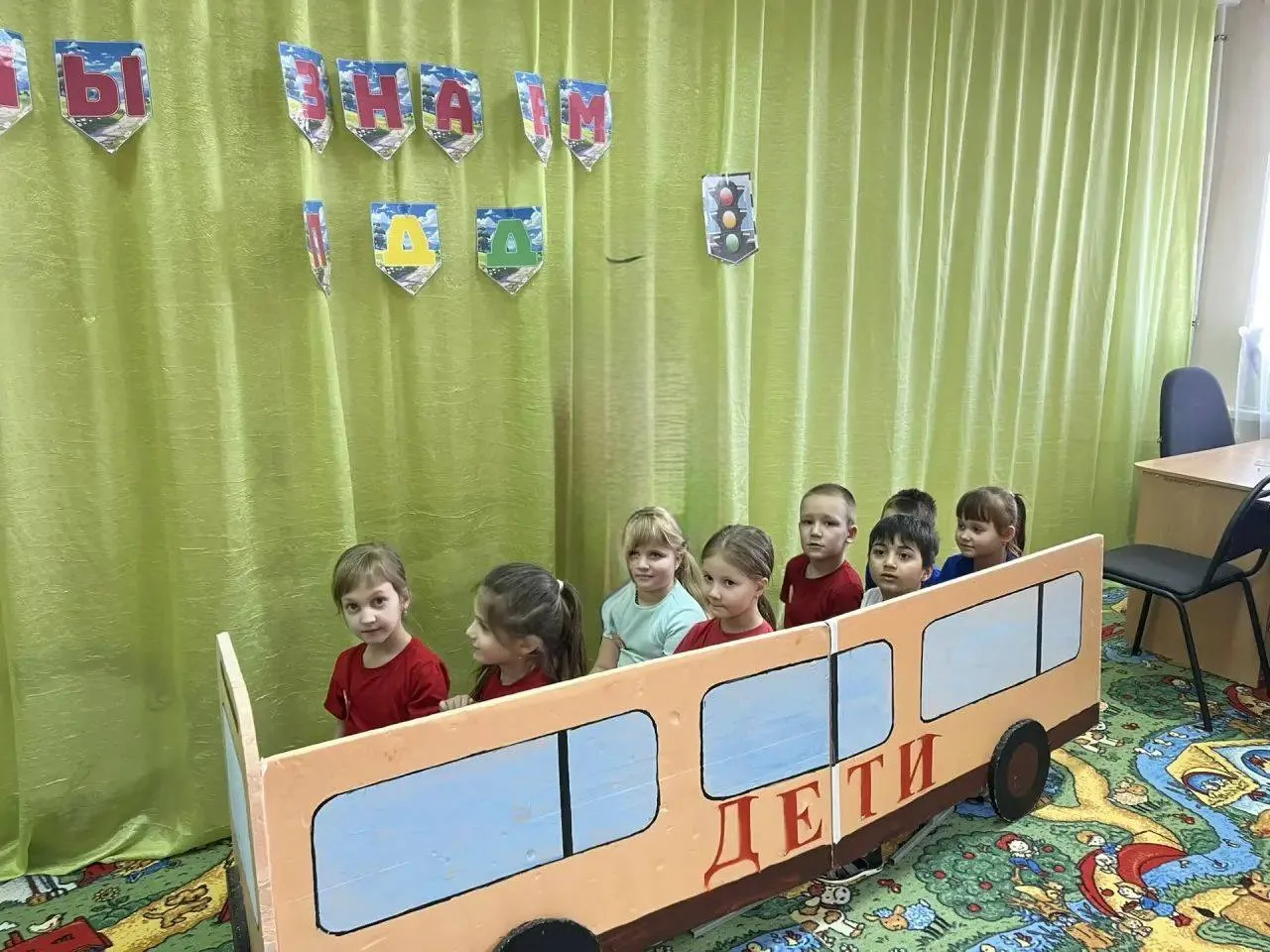 Акция «Шагающий автобус» в Мартыновском районе: профилактика детского травматизма на дорогах