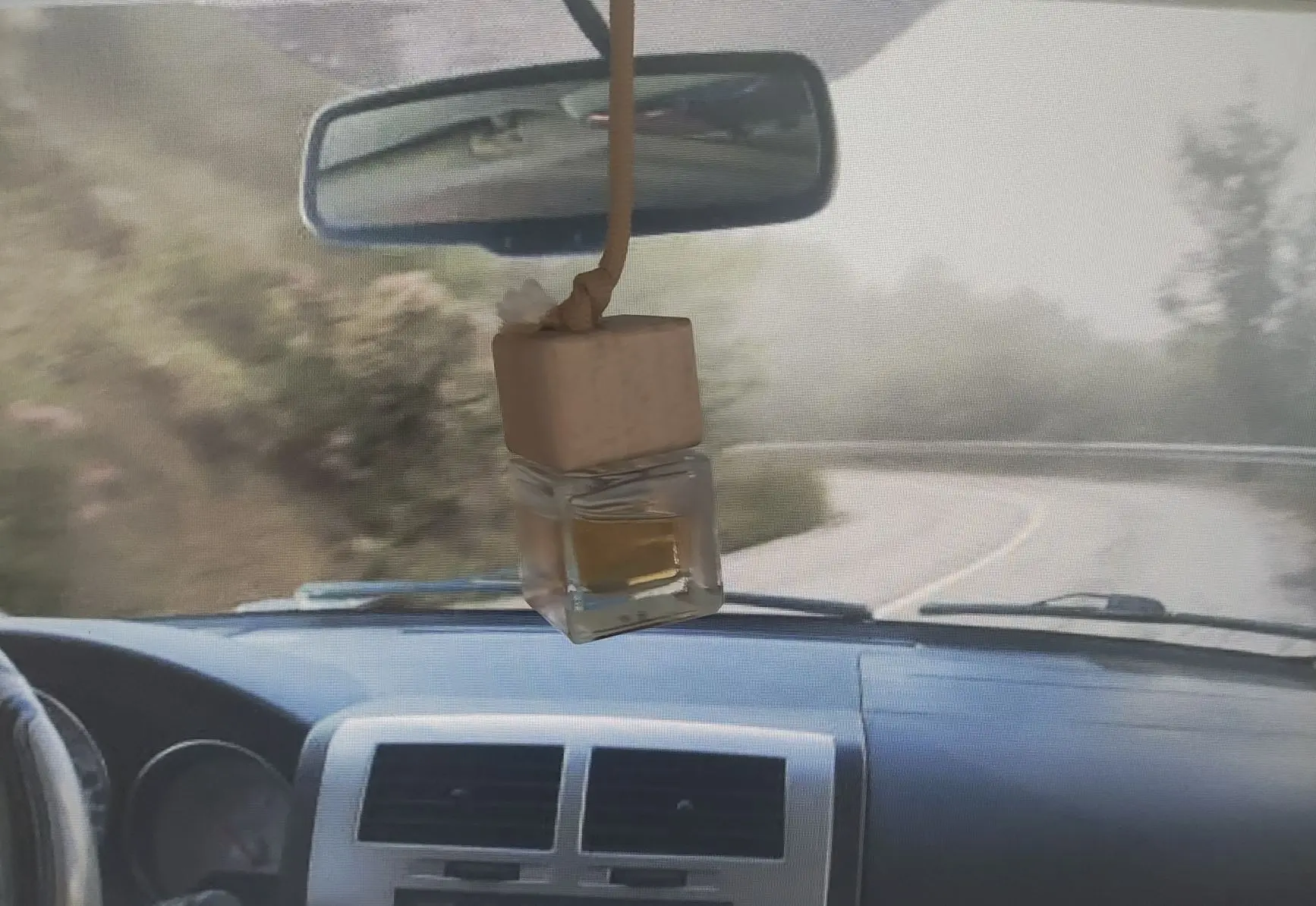 Как жара и солнечные лучи могут привести к возгоранию в автомобиле: советы водителям