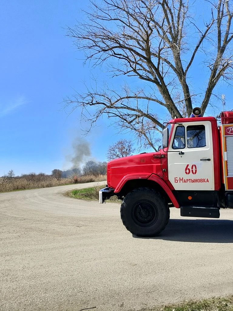 Контролируемое выжигание сухой растительности в Мартыновском районе
