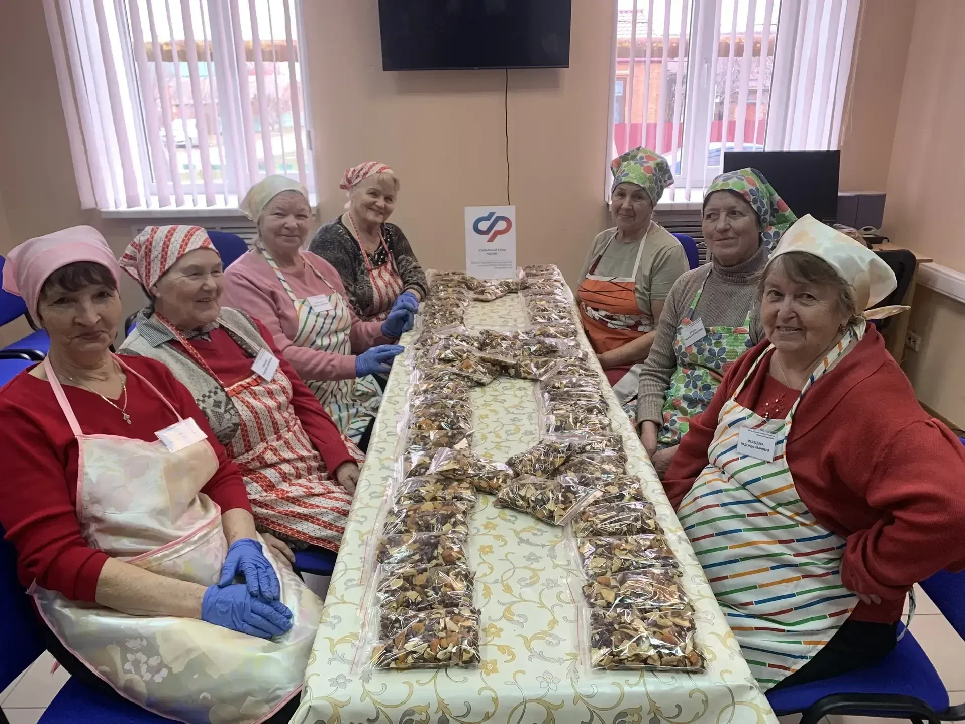 Гостинец для солдата от активистов Мартыновского района