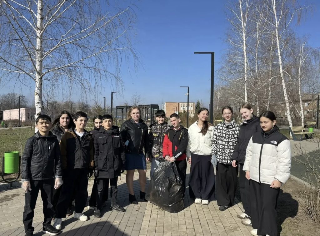 Школьный субботник: Южный парк преобразился благодаря ученикам