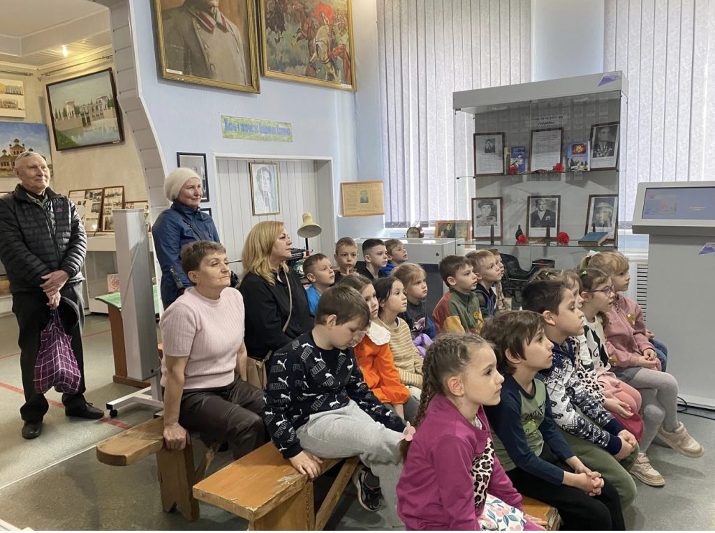 «Малые народы большой Родины»: познавательный час для маленьких патриотов в Мартыновском музее