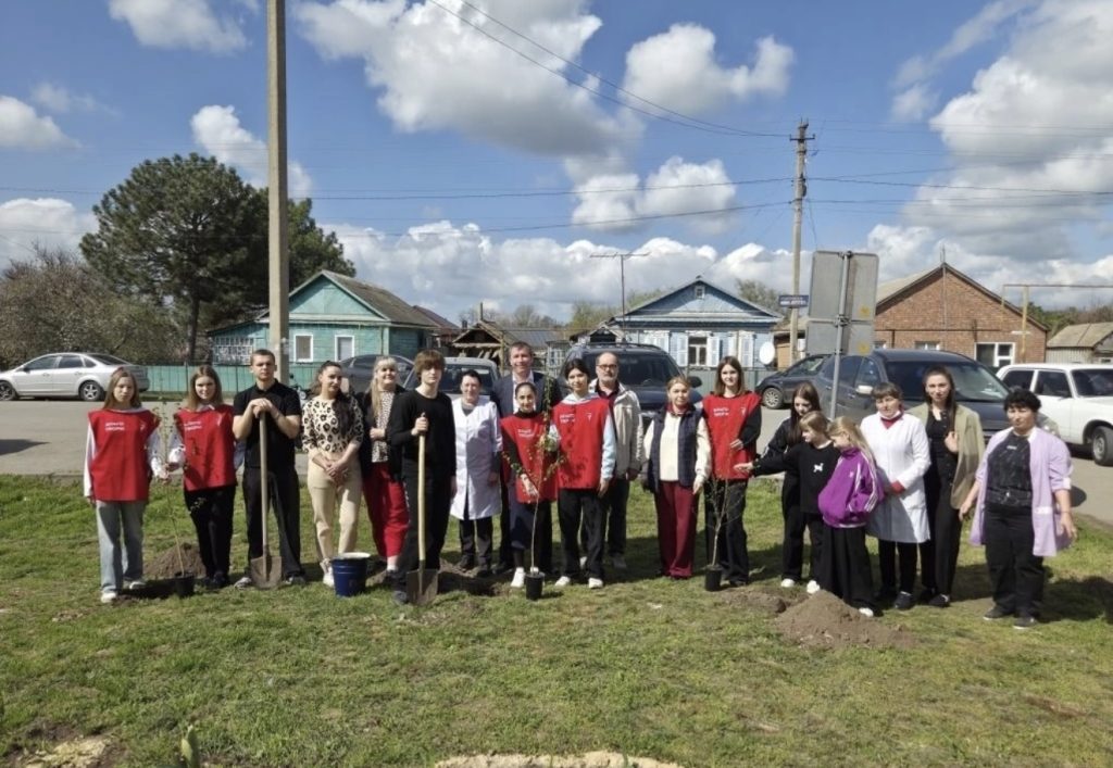 Зеленый импульс для Мартыновского района: Вторая суббота апреля ознаменовалась масштабной акцией по озеленению