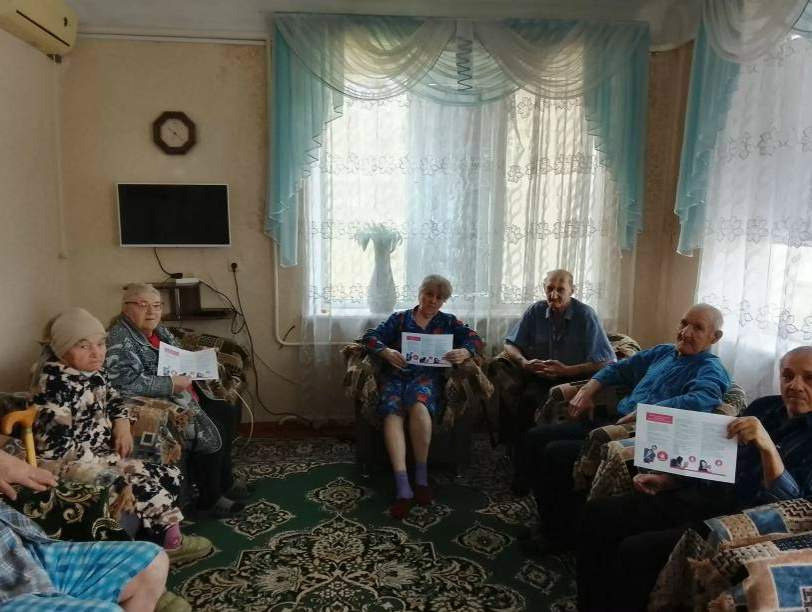 «Стоп, мошенник!»: Как в доме-интернате сл. Большая Орловка учат не верить «добрым» голосам из телефона