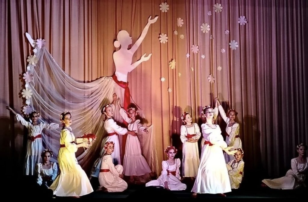 «Импульс», «Карамель» и «Калейдоскоп»: как в Детской школе искусств отметили Всемирный день танца