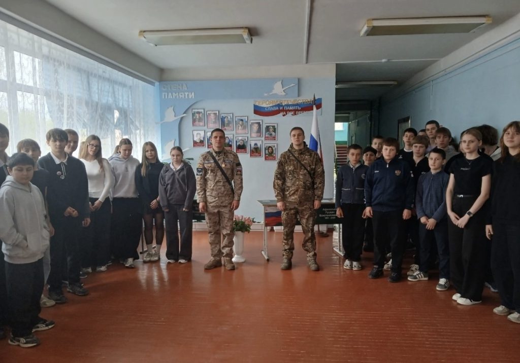 Герои не носят плащи: как встреча с участниками СВО перевернула представление школьников о мужестве
