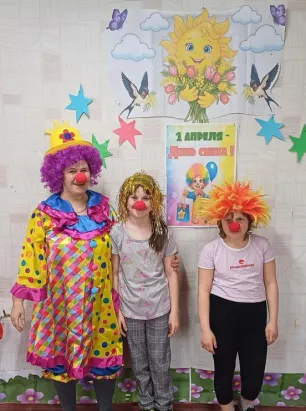 «Смех продлевает жизнь»: как в Абрикосовом отметили День смеха с пользой для здоровья